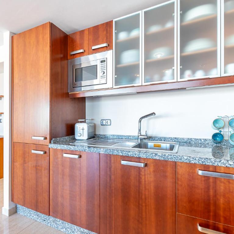 Holiday rentals apartment with Sea Views Puerto Marina - Apartamento de 3 dormitorios - 40