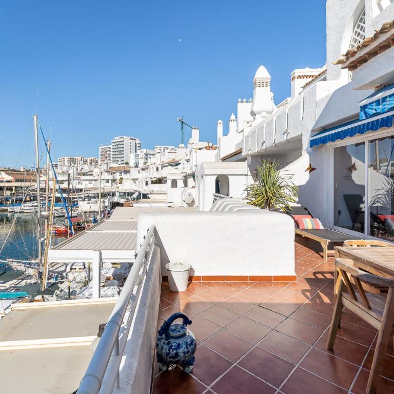 Holiday rentals apartment with Sea Views Puerto Marina - Apartamento de 3 dormitorios - 10