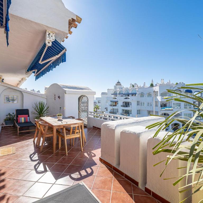 Holiday rentals apartment with Sea Views Puerto Marina - Apartamento de 3 dormitorios - 4