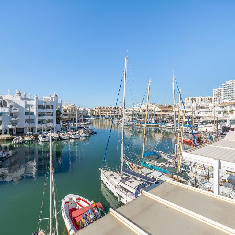 Holiday rentals apartment with Sea Views Puerto Marina - Apartamento de 3 dormitorios - 57