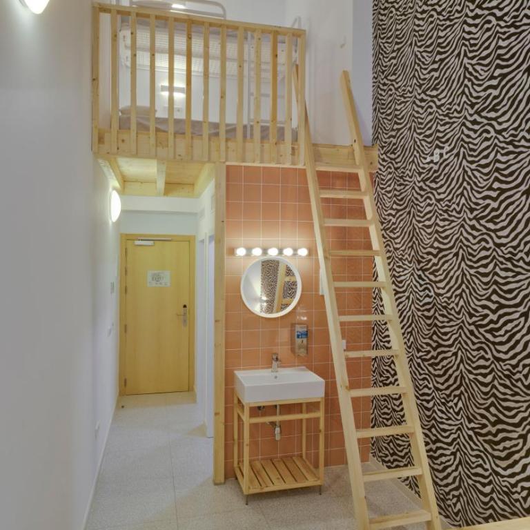 Loop INN Hostel Cartagena - Habitación Familiar con baño privado - 1