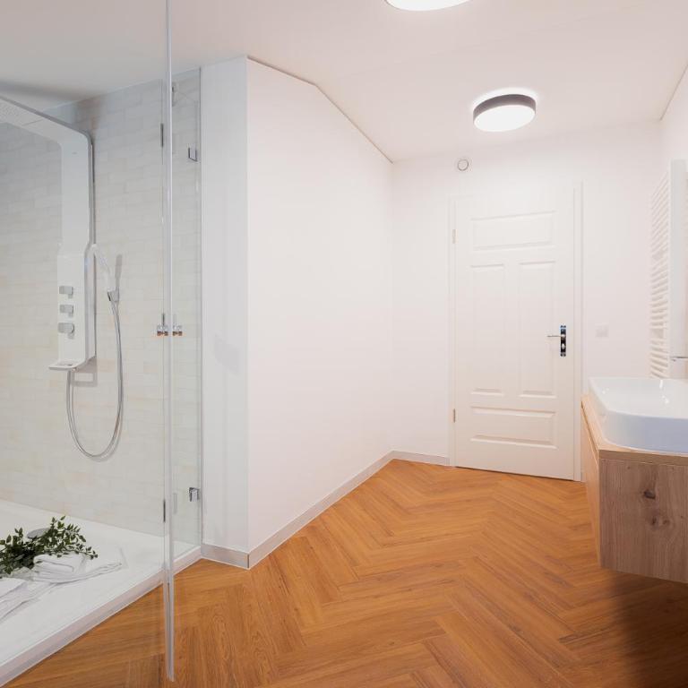 Alpine Apartements Maximilian Berchtesgaden - Apartment mit 3 Schlafzimmern und Bergblick - 3