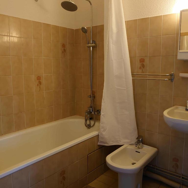 4SOM5- Appartement T2 avec jolie vue sur les collines - Appartement 1 Chambre avec Terrasse - 14