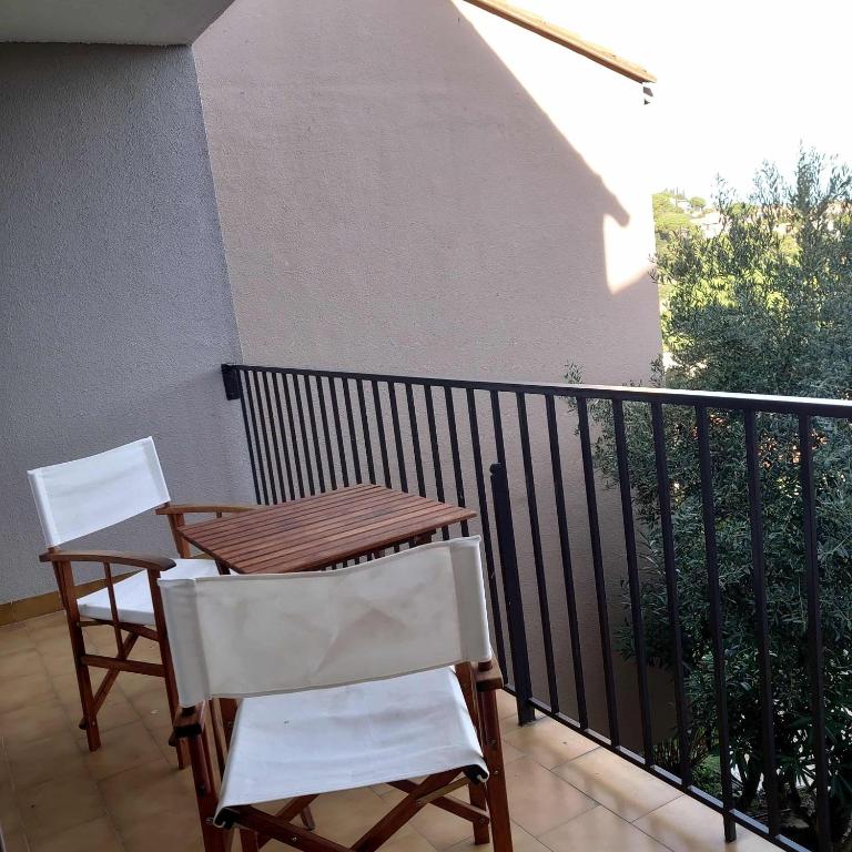 4SOM5- Appartement T2 avec jolie vue sur les collines - Appartement 1 Chambre avec Terrasse - 10