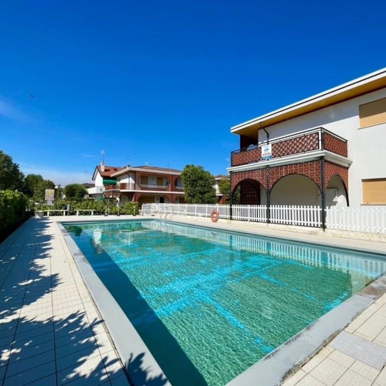 Peaceful house with pool and terrace - Villa - 14
