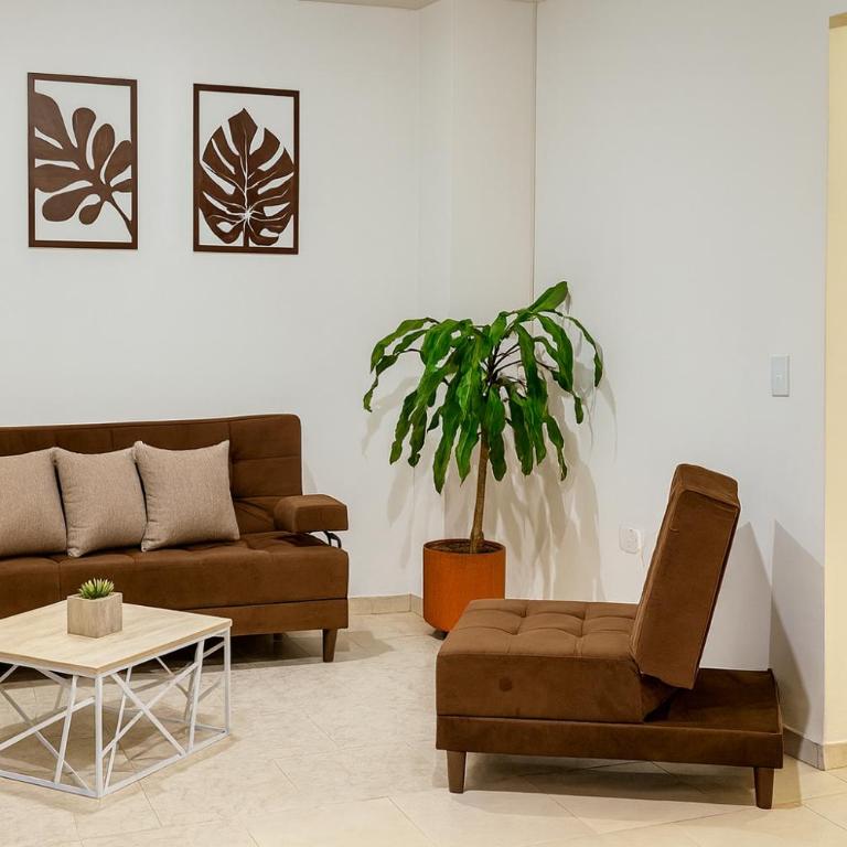 Alojamientos en Cali cerca al terminal y la base aérea - Habitación Familiar - 1