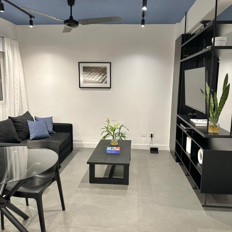 Modern and cozy loft in a downtown area - One-Bedroom Apartment - 9