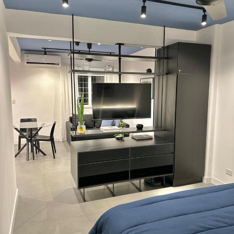 Modern and cozy loft in a downtown area - One-Bedroom Apartment - 10