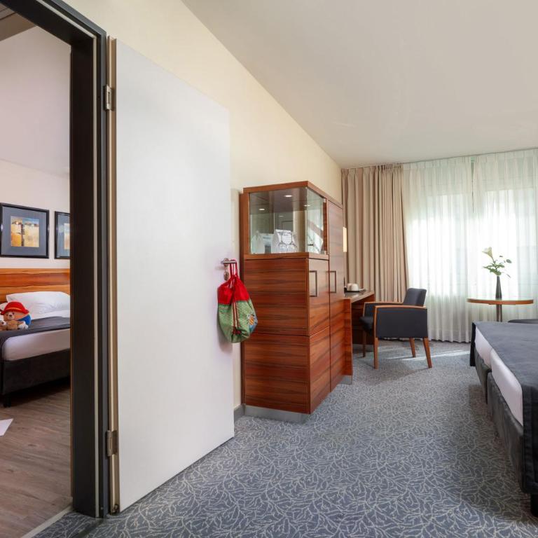 Maritim Hotel München - Standard Family Room - 3