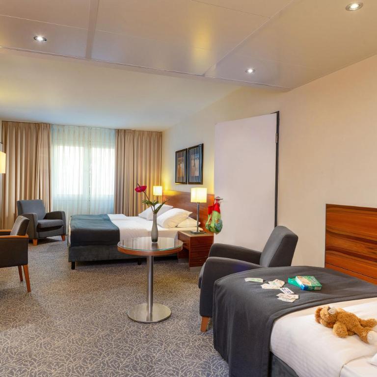 Maritim Hotel München - Family Room - 3