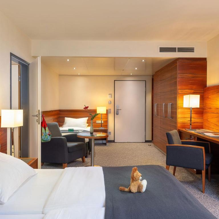 Maritim Hotel München - Family Room - 4