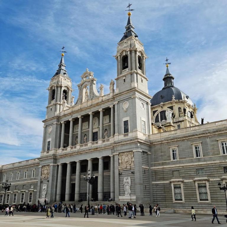Madrid Puerta de Toledo en el centro de la ciudad Apartamento moderno en Madrid ideal para estancias corporativas y media estancia 15 días o mas Espacios amplios y confortables - Apartamento de 2 dormitorios - 29