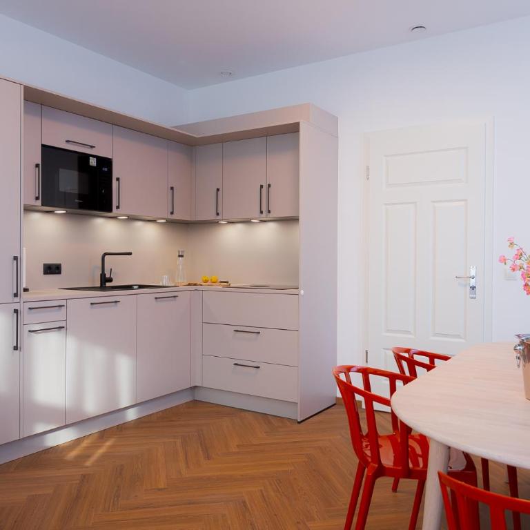 Alpine Apartements Maximilian Berchtesgaden - Apartment mit 3 Schlafzimmern und Bergblick - 5