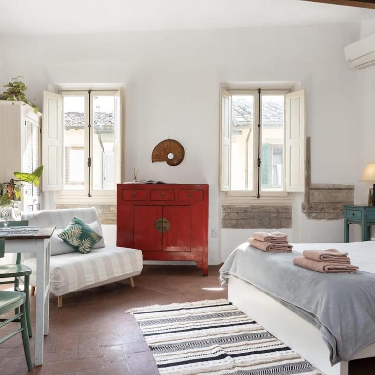 Artsy Loft - One-Bedroom Apartment - 4