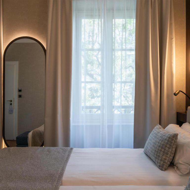 Best Western Au Trocadéro - Chambre Lits Jumeaux Confort avec Barres d’Appui - Accessible aux Personnes à Mobilité Réduite - 2