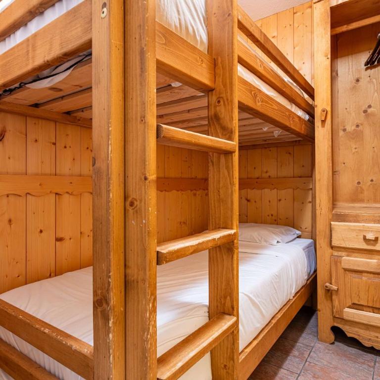Residence Arcelle, Ski In-Out with WiFi in Val Thorens, "V1" by Versant Collection - Apartment mit 2 Schlafzimmern mit Balkon und Terrasse - 6