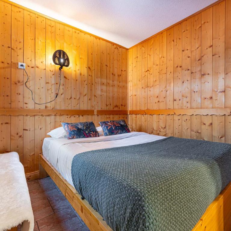 Residence Arcelle, Ski In-Out with WiFi in Val Thorens, "V1" by Versant Collection - Apartment mit 2 Schlafzimmern mit Balkon und Terrasse - 1