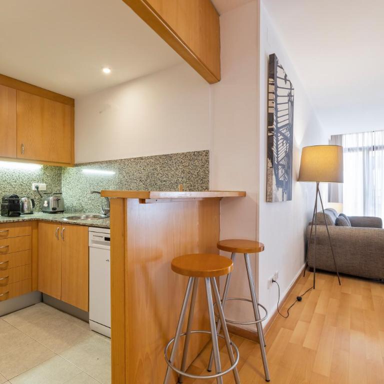 Aspasios Plaza Real Apartments - Studio - 7