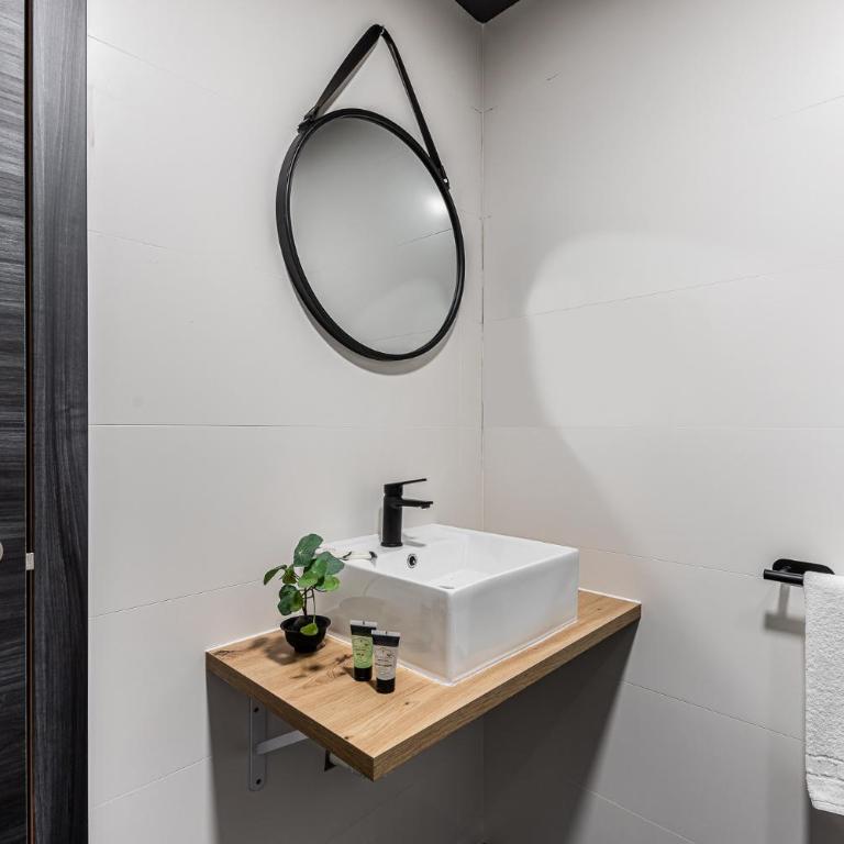 Queens Chueca II - Alquiler Corta Duración - Three-Bedroom Apartment - 20