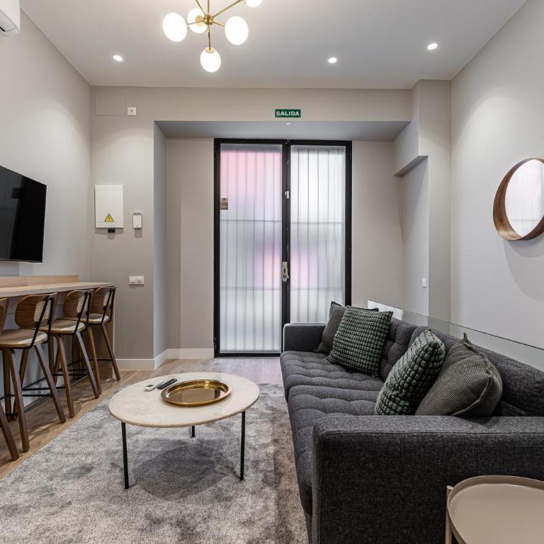 Waou Essence III Tirso de Molina - Corta Duración - Three-Bedroom Apartment - 3
