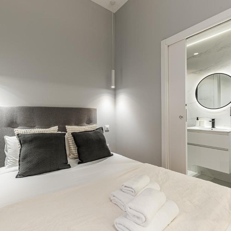 Waou Essence III Tirso de Molina - Corta Duración - Three-Bedroom Apartment - 12