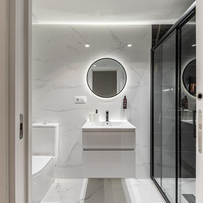 Waou Essence III Tirso de Molina - Corta Duración - Three-Bedroom Apartment - 21