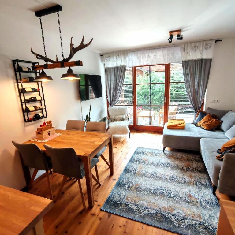 FAMILY APARTMENT LAURA Bad Kleinkirchheim - Apartment mit 1 Schlafzimmer, Balkon und Bergblick - 3