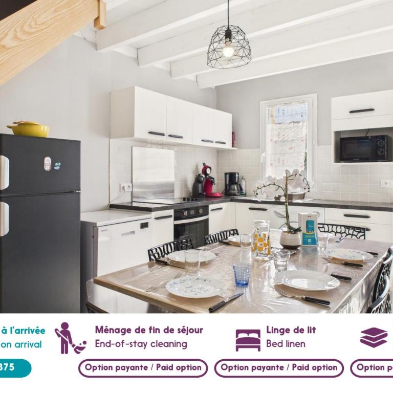 Jolie maison volets jaunes avec terrasse pour 7 - Vacation Home - 4