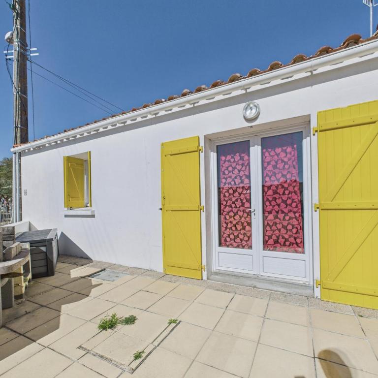 Jolie maison volets jaunes avec terrasse pour 7 - Vacation Home - 19