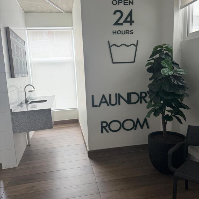 Downtown, Comfortable and modern, close to the subway - One-Bedroom Apartment - 16