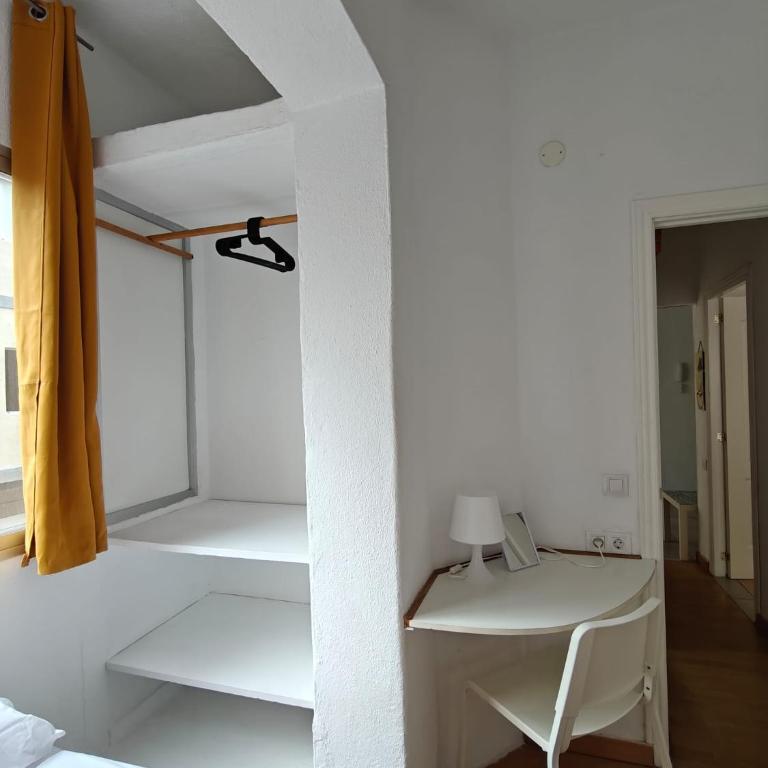 Las Canteras 128 - Two-Bedroom Apartment - 29