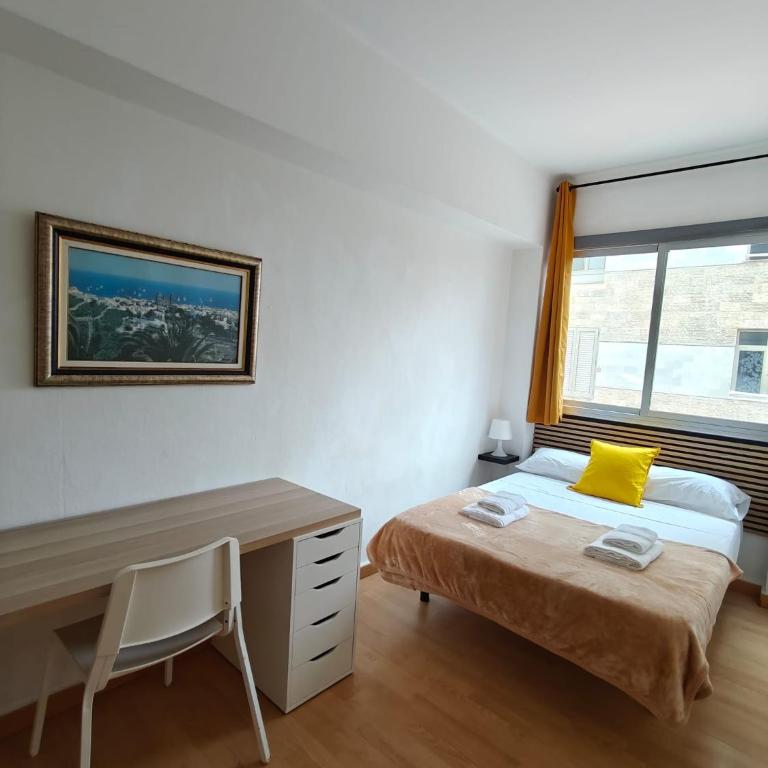Las Canteras 128 - Two-Bedroom Apartment - 26