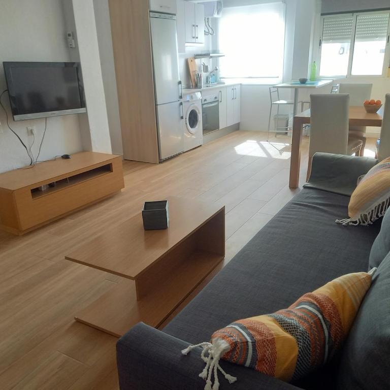Newly renovated apartment 3 minutes from the beach - Apartamento de 2 dormitorios - 1