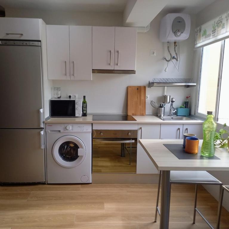 Newly renovated apartment 3 minutes from the beach - Apartamento de 2 dormitorios - 5