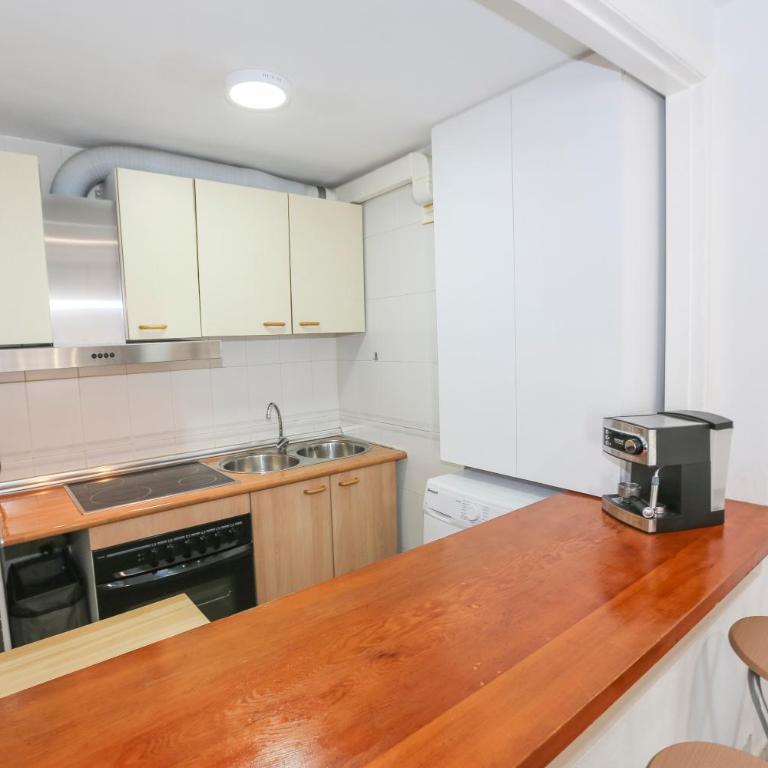 Alcazaba Del Mar parking next to the beach - Two-Room Apartment - 13