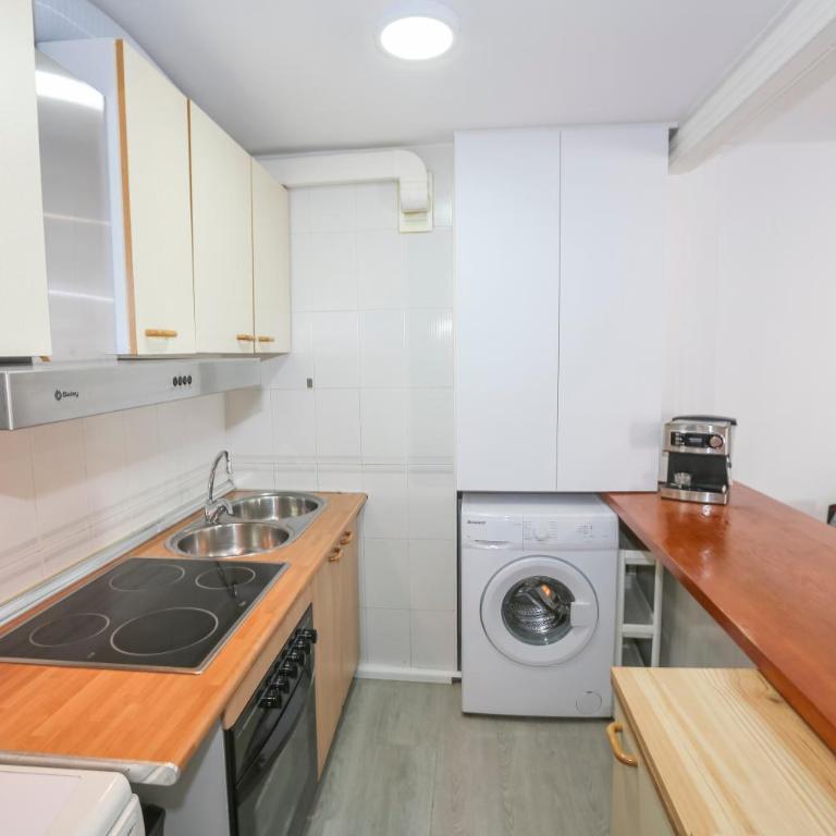 Alcazaba Del Mar parking next to the beach - Two-Room Apartment - 7