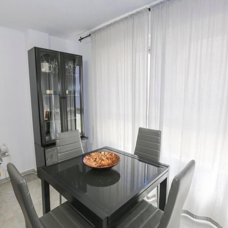 Alcazaba Del Mar parking next to the beach - Two-Room Apartment - 17