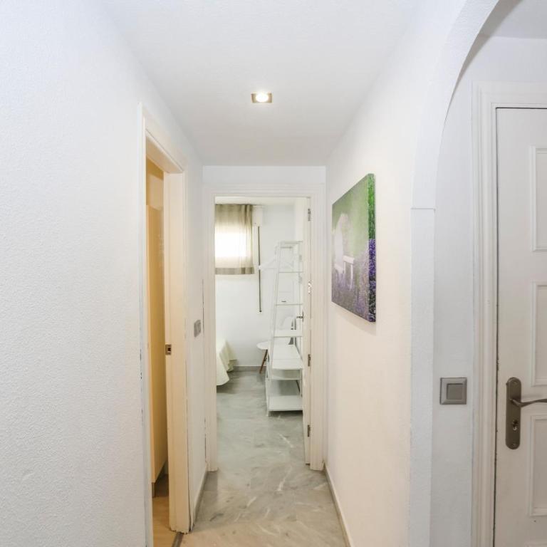 Alcazaba Del Mar parking next to the beach - Two-Room Apartment - 18