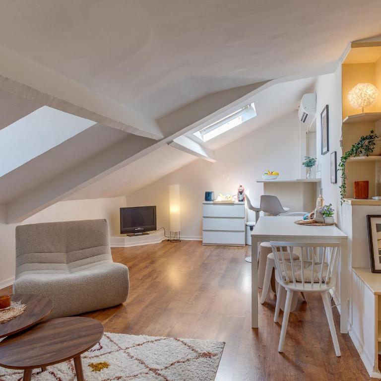 ATTIC URBAN AP4485 by Riviera Holiday Homes - Appartement - 2