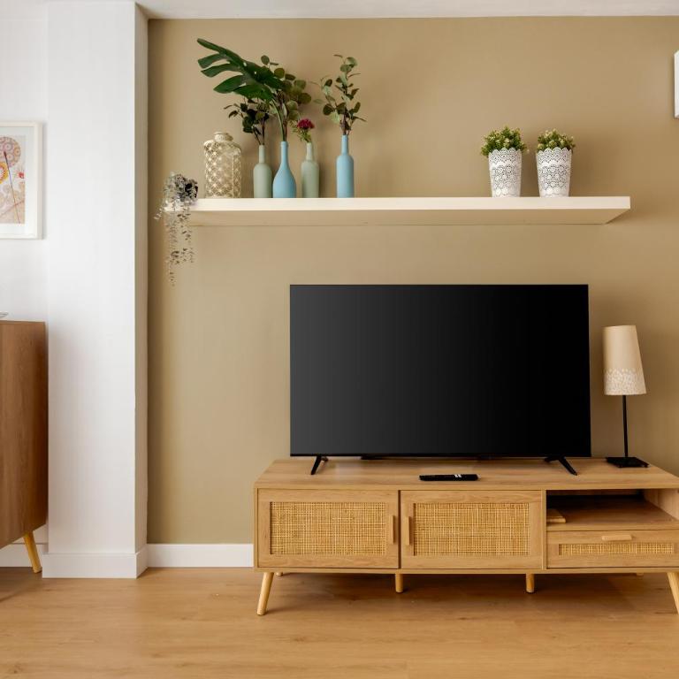 WintowinRentals Modern Apartment with Private Indoor Patio in Málaga - Apartamento de 1 dormitorio - 14