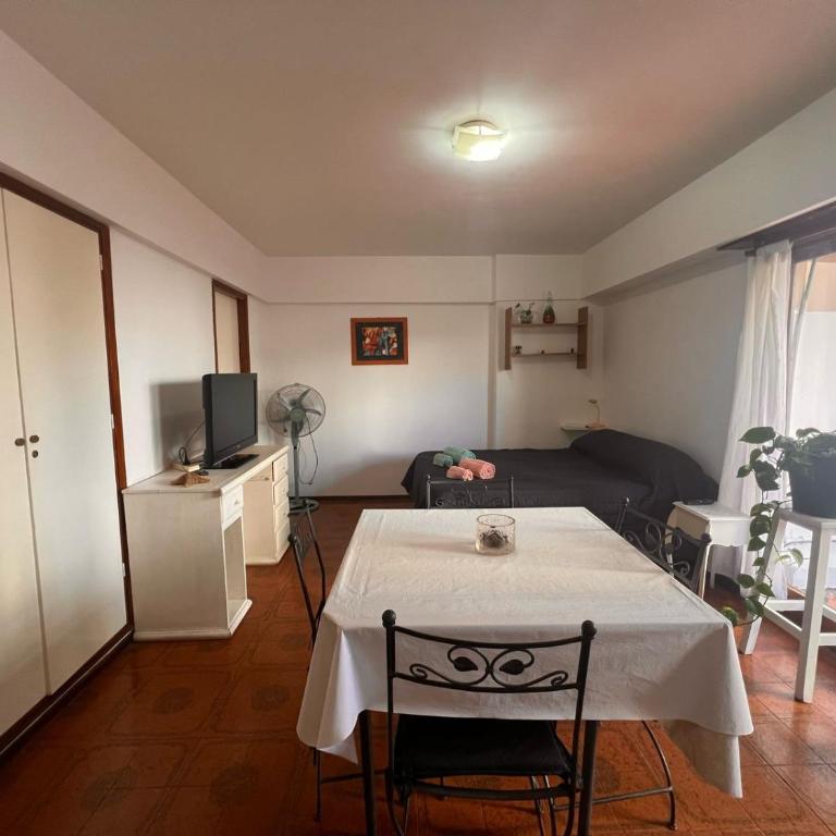 Departamento con patio - One-Bedroom Apartment - 4