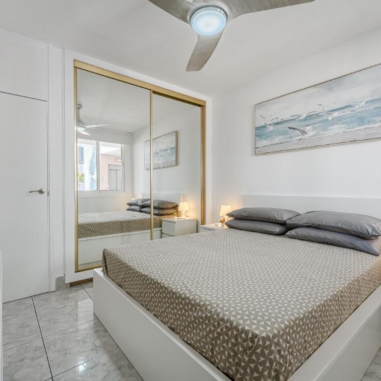 New apartment in Los Cristianos Renovated with AC, Steps from Playa Las Vistas - Apartamento de 1 dormitorio - 14