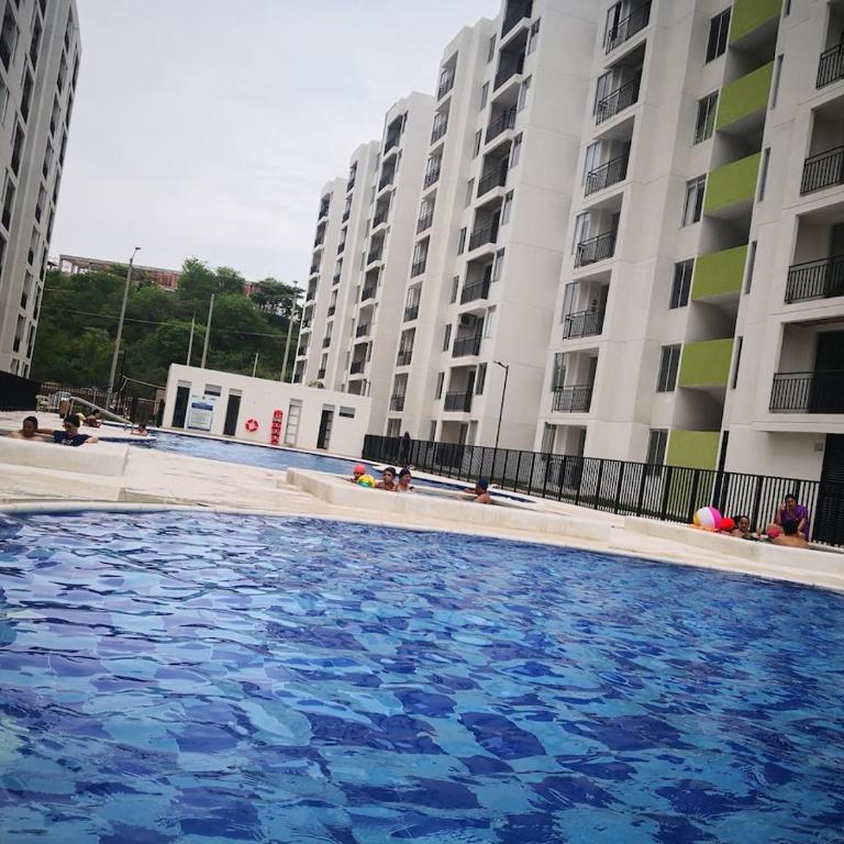Modern Apartment Ideal for Rest in Giradot - Two-Bedroom Apartment with View - 10