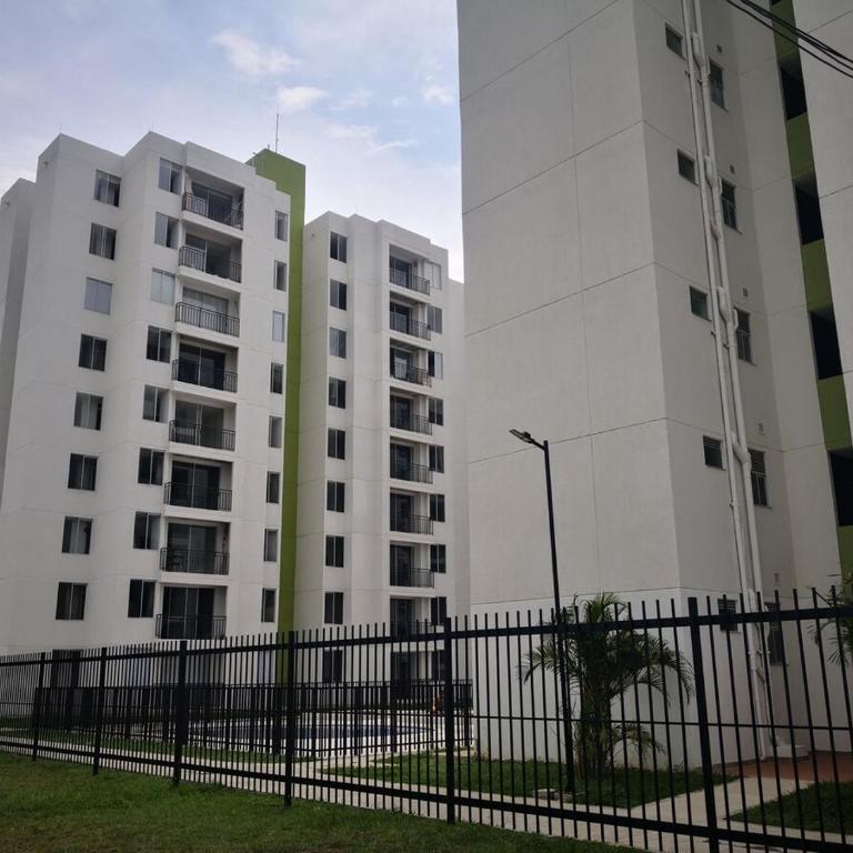 Modern Apartment Ideal for Rest in Giradot - Two-Bedroom Apartment with View - 15