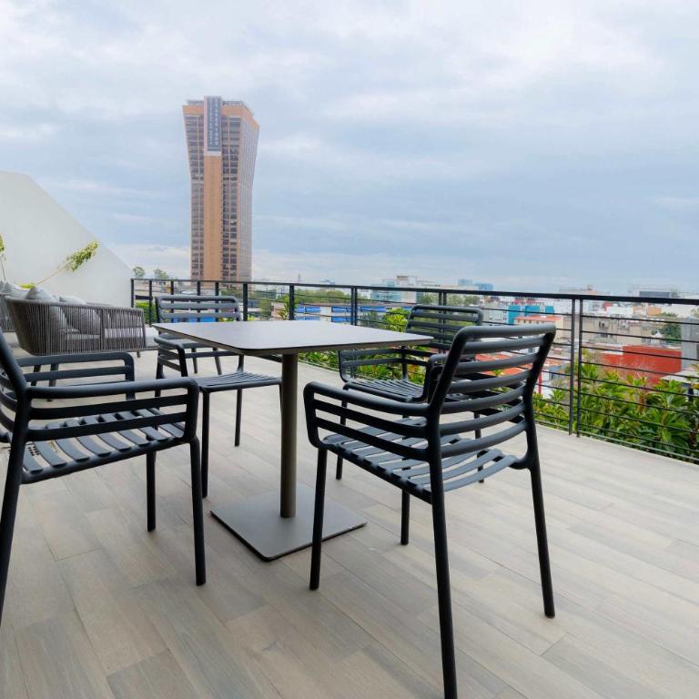 Capitalia Terrace Views for Every Mood Gym - Apartment - 4
