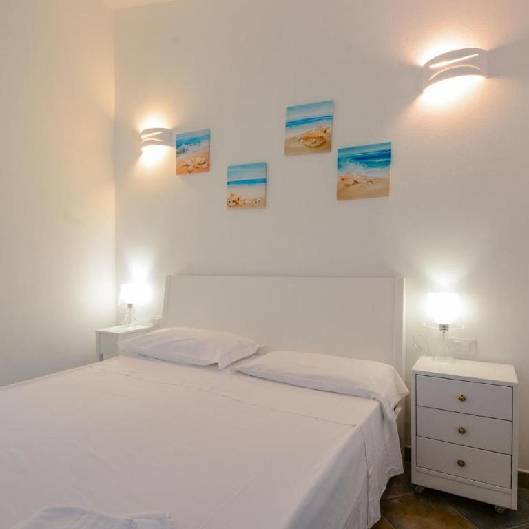 Cozy Home In Costa Rei - Three-Bedroom Vacation Home - 9