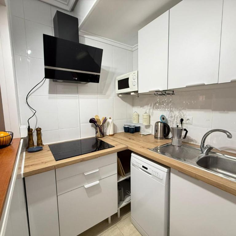 Finlandia Studio by Los Locos beach - Apartamento de 1 dormitorio - 8