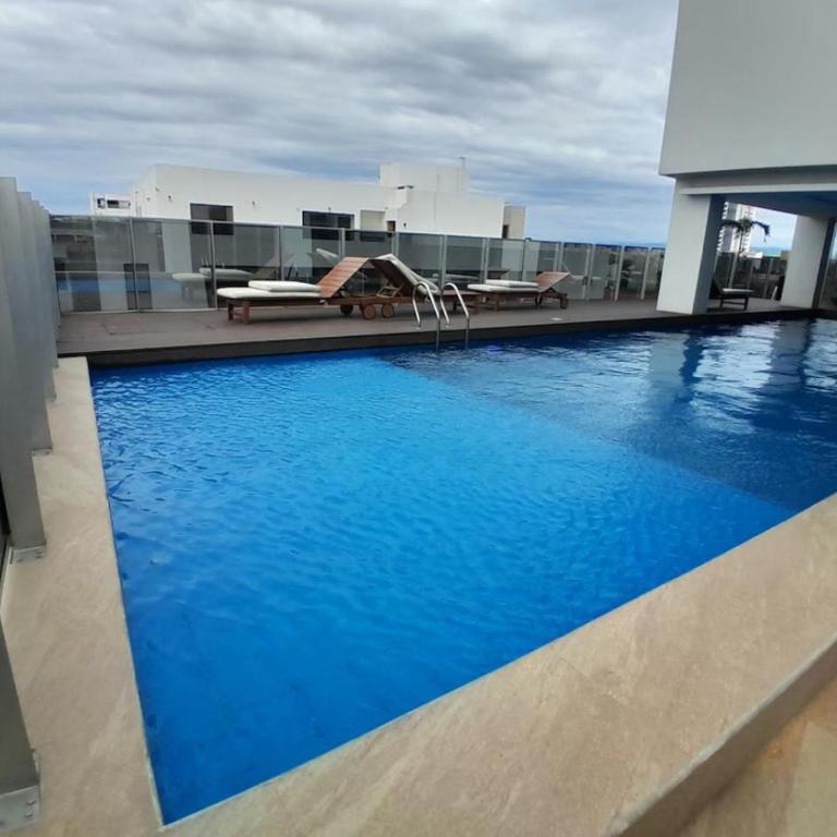 DEPARTAMENTO EN EQUIPETROL CON PISCINA ATEMPERADA- GYM Y PARQUEO GRATIS, CERCA DEL VENTURA MALL , LOS TAJIBOS, MANZANA 40 y SUPERMERCADOS - Apartamento de 1 dormitorio - 13