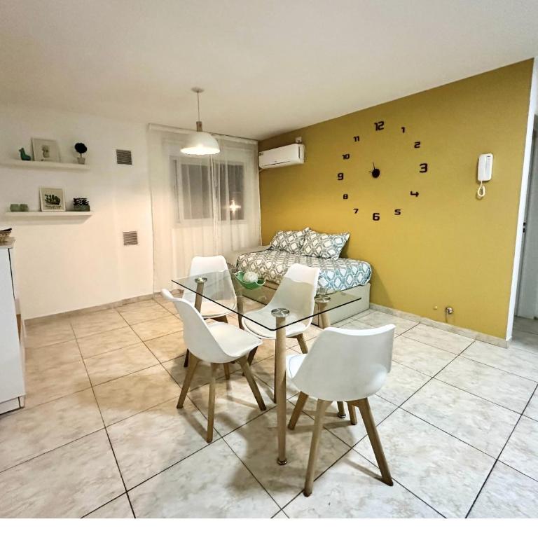 Urban Alberdi Dpto con cochera, pileta y seguridad 24 hs - Apartamento de 1 dormitorio - 3