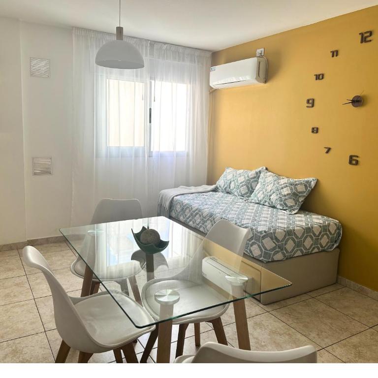 Urban Alberdi Dpto con cochera, pileta y seguridad 24 hs - Apartamento de 1 dormitorio - 2